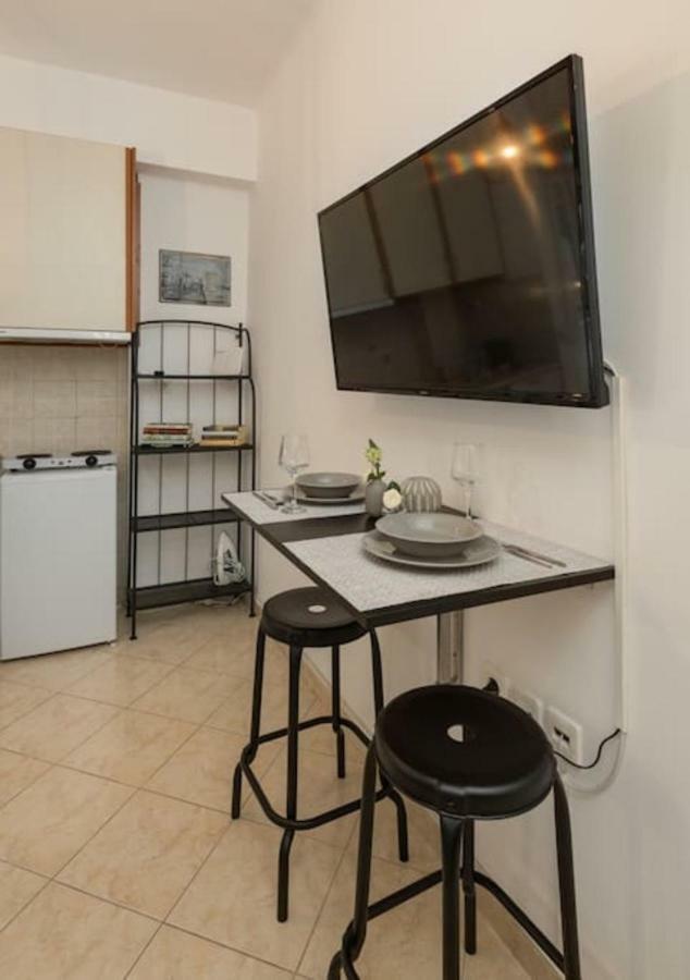 Central Studio! Fiber Wifi, Ac, Private, Self Check-In! Thessaloníki Eksteriør billede